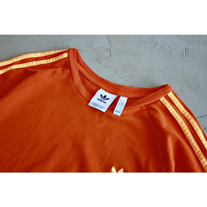 “adidas” Embroidered Color Tshirt | Vintage.City Vintage Shops, Vintage Fashion Trends