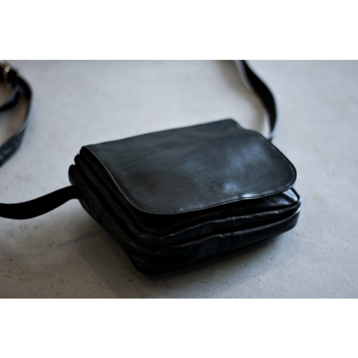 Italian Vintage Black Real Leather Shoulder Bag | Vintage.City 古着屋、古着コーデ情報を発信