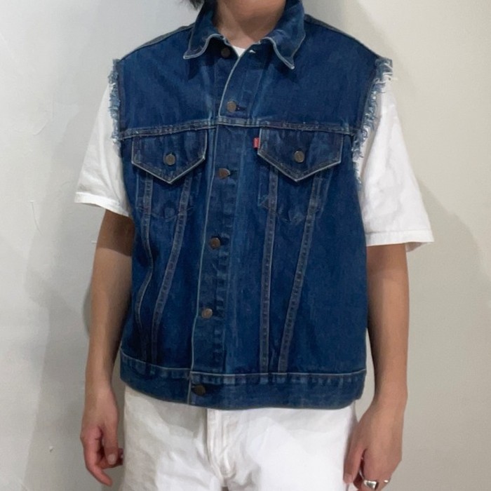70s “ Levi’s ” cutoff denim vest | Vintage.City Vintage Shops, Vintage Fashion Trends