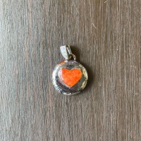 Orange heart pendant top | Vintage.City Vintage Shops, Vintage Fashion Trends