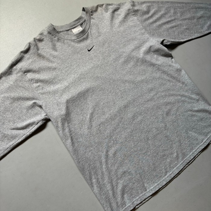 00s NIKE Center Swoosh L/S T-shirt “size XL” irregular 2000年代 ナイキ センタースウォッシュ 長袖Tシャツ ロンT グレー | Vintage.City 古着屋、古着コーデ情報を発信