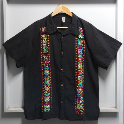 “MADE IN MEXICO” 花柄刺繍 メキシカンシャツ 半袖 ブラック サイズG L相当 | Vintage.City 古着屋、古着コーデ情報を発信
