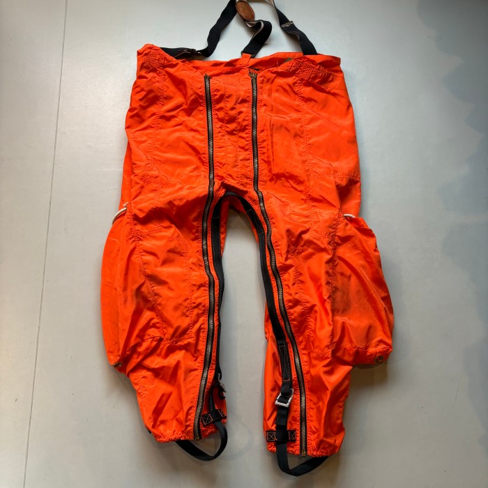 90s Canadian Armed Forces Search and Rescue (CAFSAR) Para Rescue Wind Proof  Trouthers  90年代 カナダ軍 レスキューオレンジ ウインドオーバーパンツ サロペット オーバーオール | Vintage.City Vintage Shops, Vintage Fashion Trends