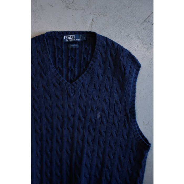 Vintage “Polo Ralph Lauren” Cable Knit Vest | Vintage.City Vintage Shops, Vintage Fashion Trends