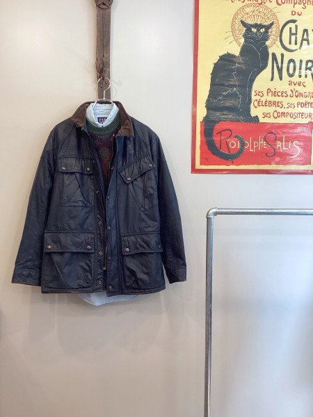 RALPH LAURENのスペシャルなオイルドジャケットを主役にしたスタイリング

ボトムはベージュのチノを合わせて少しだけ
"いなたい"スタイルも良いかと思います | Check out vintage snap at Vintage.City