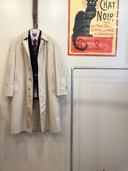 冬のブレザースタイル
シャツにレジメンタルタイ、ネイビーブレザーのクラシックなアイビースタイル

コートはアメリカブランドのLONDON FOGを羽織ってみました | Check out vintage snap at Vintage.City