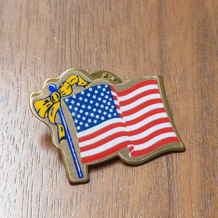 Vintage BALLOU REG’D UNION MADE American Flag Pins 星条旗 ピンバッジ USA製 | Vintage.City 빈티지숍, 빈티지 코디 정보