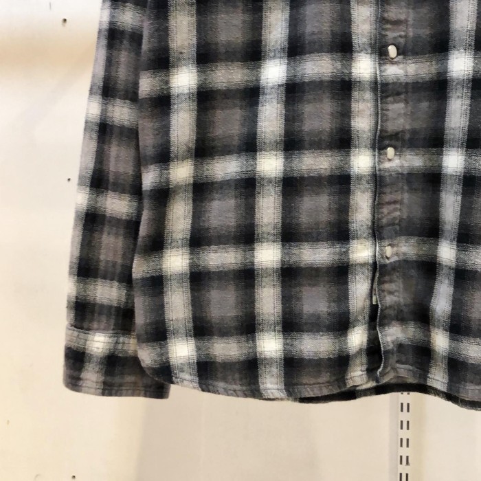 Levi's Shadow plaided shirt | Vintage.City Vintage Shops, Vintage Fashion Trends