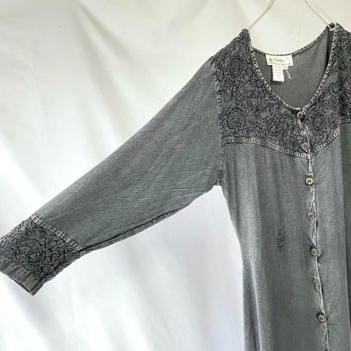 Made in India charcoal black embroidered rayon maxi onepiece インド製黒刺繍レーヨンマキシワンピース | Vintage.City 古着屋、古着コーデ情報を発信