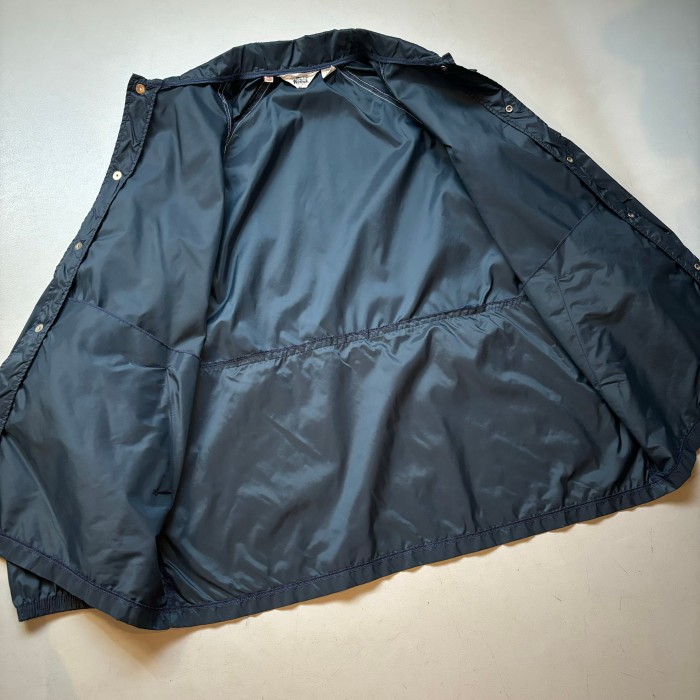 70s Woolrich raglan nylon coach jacket “size XL” 70年代 80年代 ウールリッチ ラグランナイロンコーチジャケット | Vintage.City 古着屋、古着コーデ情報を発信