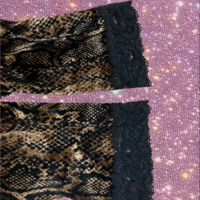 Romantic Boho/Fairy Grunge/ vibes  "Betsey Johnson "  Lace trim  snake pattern velour Cardigan | Vintage.City 빈티지숍, 빈티지 코디 정보
