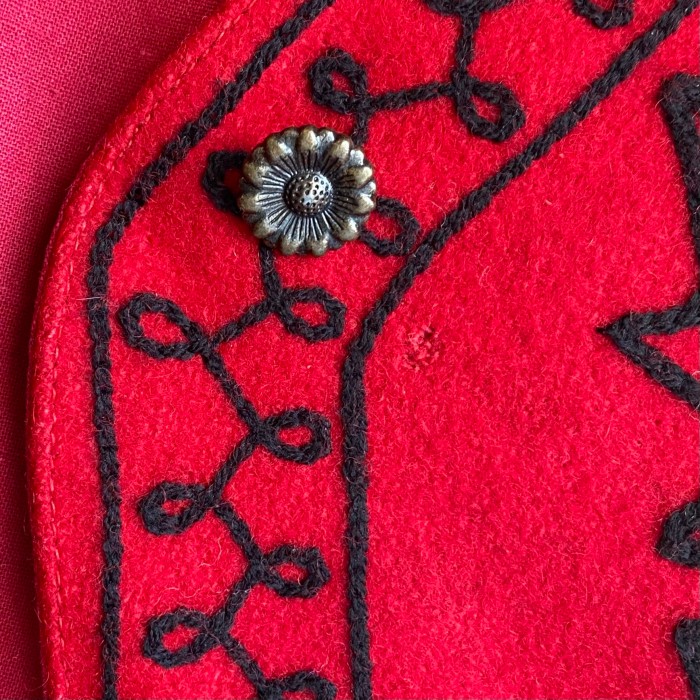 Vintage "CHRYSANTHEME" Floral Embroidered Wool Vest | Vintage.City 古着屋、古着コーデ情報を発信