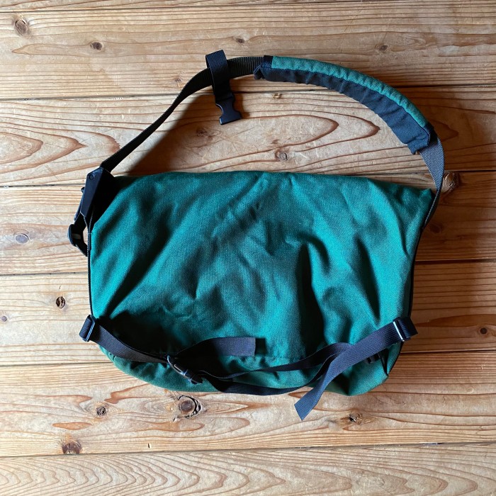 battle lake messenger bag | Vintage.City Vintage Shops, Vintage Fashion Trends