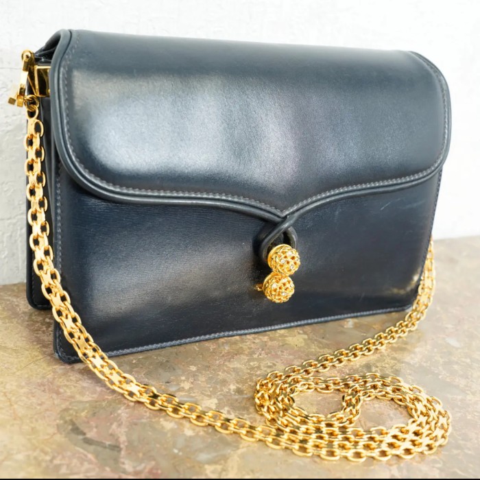 GUCCI CLEARSTONE LOGO CHARM DESIGN CHAIN SHOULDER BAG MADE IN ITALY/ヴィンテージグッチクリアストーンチャームロゴデザインチェーンバッグ | Vintage.City Vintage Shops, Vintage Fashion Trends